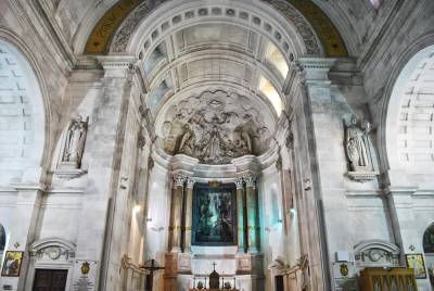 Interior of Santuário de Fátima